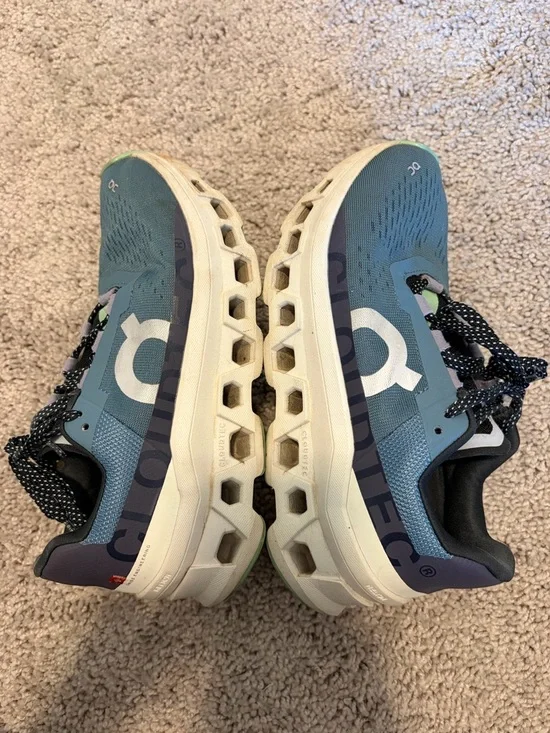 On Running Women's Cloudmonster
Dust Vapor Athletic Shoes - Picture 4 of 10